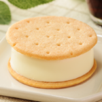 ローソンから新発売 生チーズケーキサンド