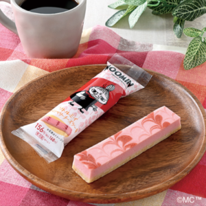 ムーミンファンのための、かわいさと美味しさが融合した一品。リトルミイストロべリーチーズケーキ