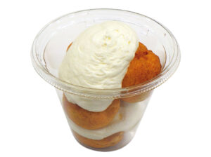 甘党のための究極デザートセブンでカップでプチシュー&ホイップクリーム!カップdeプチシュー &ホイップクリーム