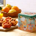 ネコ好き注目!猫シェフの可愛いキューブ缶、『ネコシェフ缶 Happy』が今年も限定発売!